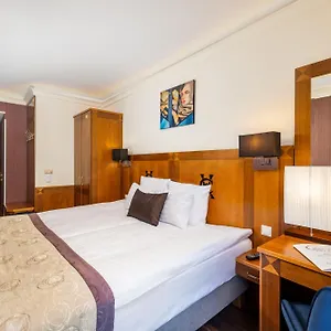 4* מלון Carlton Buda Castle